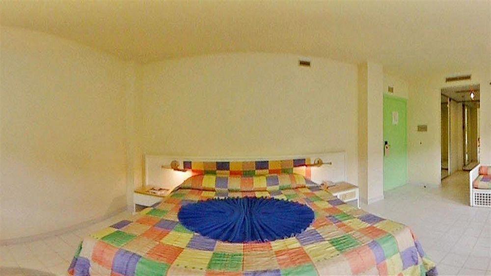 Grand Royal Antiguan Beach Resort Five Islands Village Εξωτερικό φωτογραφία
