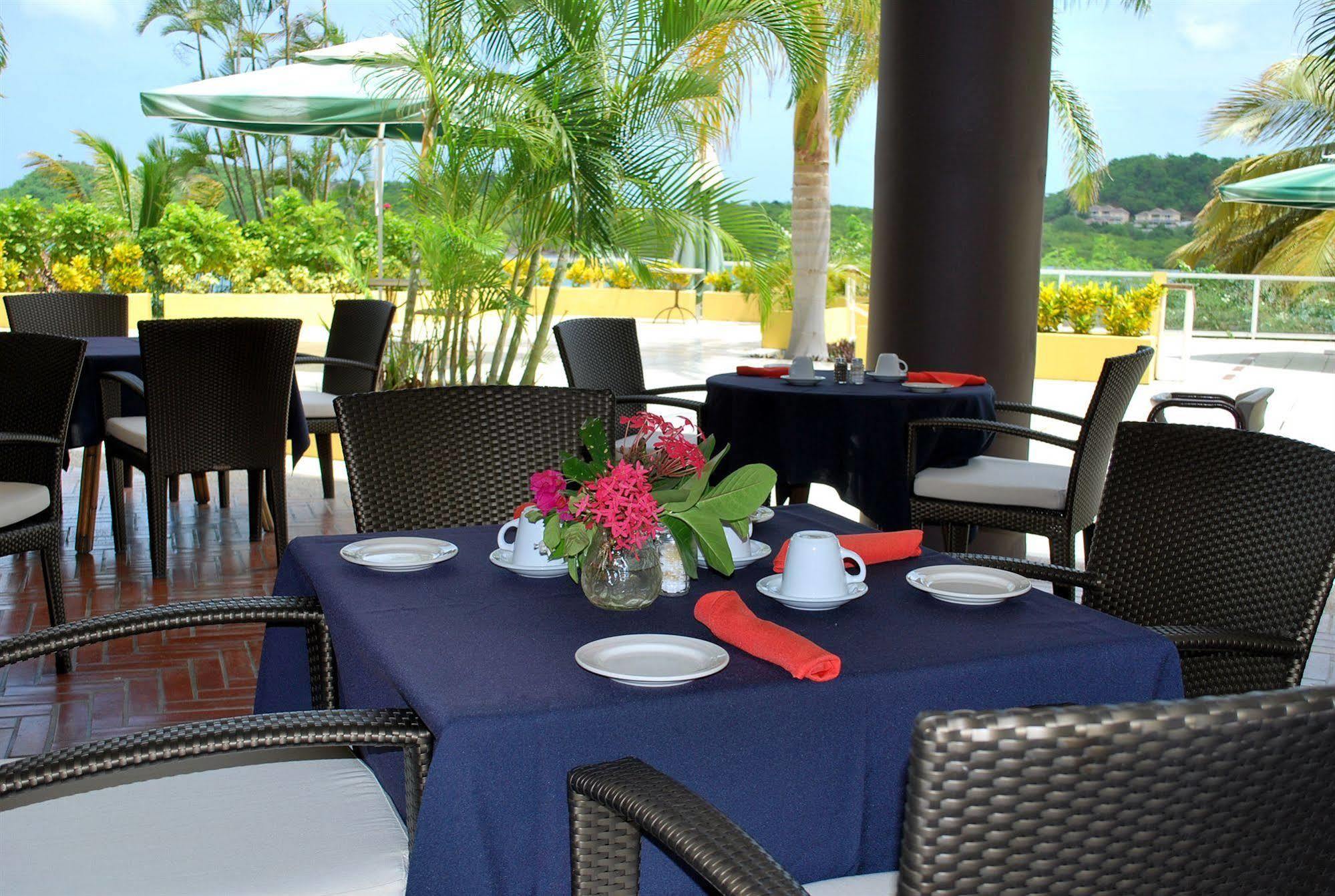 Grand Royal Antiguan Beach Resort Five Islands Village Εστιατόριο φωτογραφία